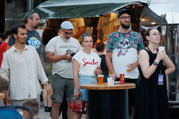UŽARENI PETAK