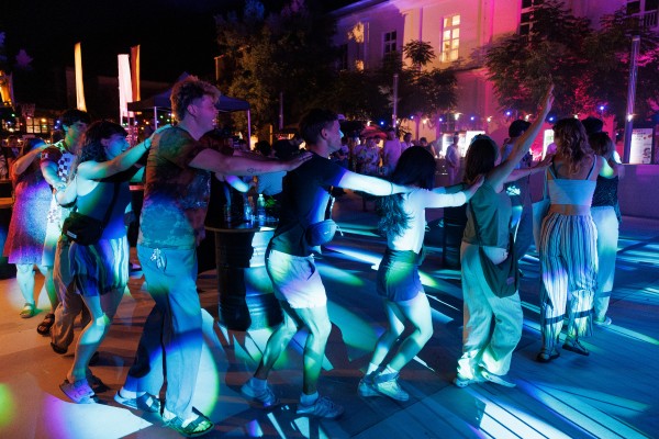 Zadrani postali glavni glumci neobičnog vjenčanja na KvartArt festivalu